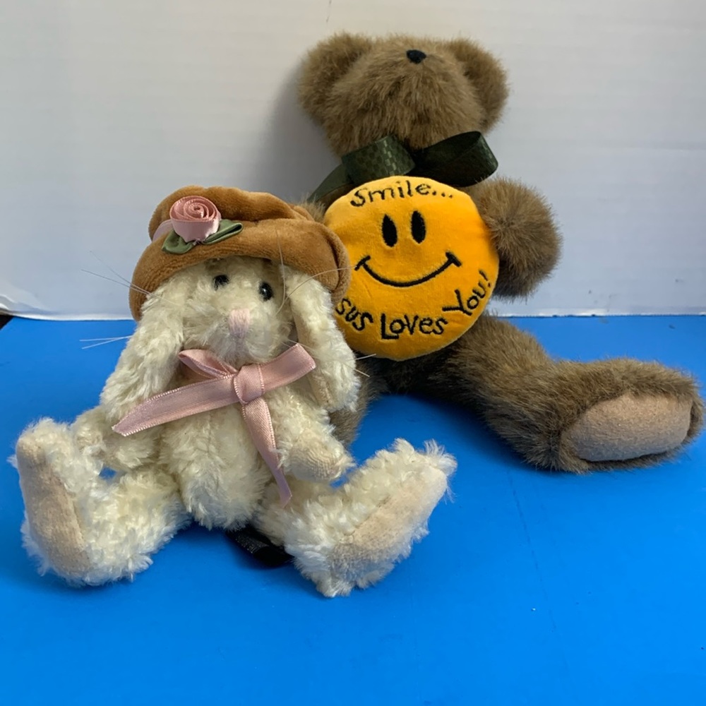 Boyd’s Bear Head Bean collection, 1988-2003, Mini plush bunny 5 inches tall